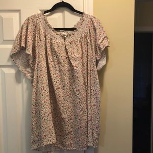 Flutter sleeve blouse